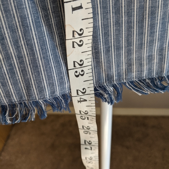 Doe & Rae Striped Blue/White Top Raw Hem Flutter Sleeves New Size Medium - Picture 7 of 10